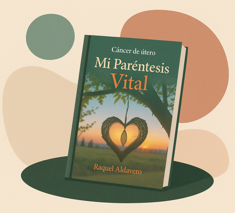 Mujer sosteniendo el libro 'Cáncer de útero Mi paréntesis vital' de Raquel Aldavero Mujer sosteniendo el libro 'Cáncer de útero Mi paréntesis vital' de Raquel Aldavero